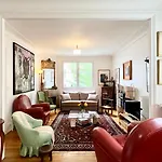 116 - Paris 15Eme Elegant Pied-A-Terre De 80M2